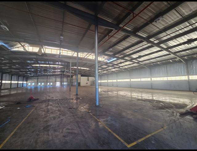 7,300M² WAREHOUSE TO LET IN MEREBANK EAST